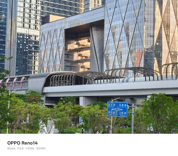 超美小OPhone新体验:OPPO Reno14满足你对小屏手机的所有期待