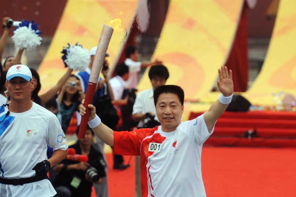 2008年/北京奥运圣火传递,第一棒火炬手杨利伟从故宫午门广场起跑/摄影:罗晓光