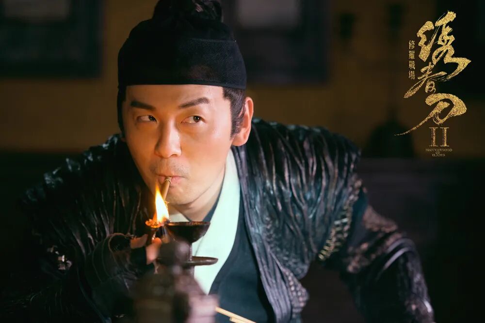 雷佳音现在火得发烫