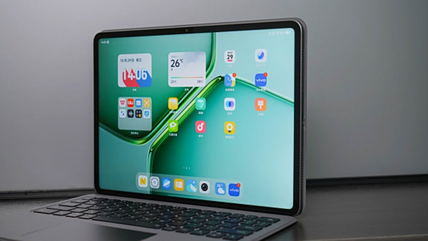 全场景体验无缝衔接!iQOO全家桶新品游戏办公皆全能