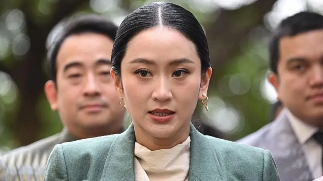 ◆7月1日,泰国总理佩通坦准备参加内阁会议。