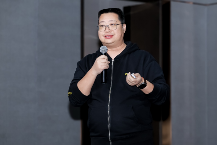 寅谱计算发布自研KLEENE智控技术,初代“桌面超算”Hilbert正式亮相