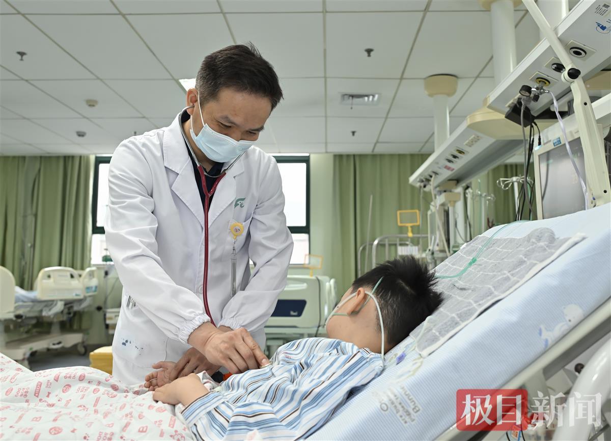 6岁男孩患暴发性心肌炎，ECMO联合临时起搏器“双保险”抢回一命_凤凰网