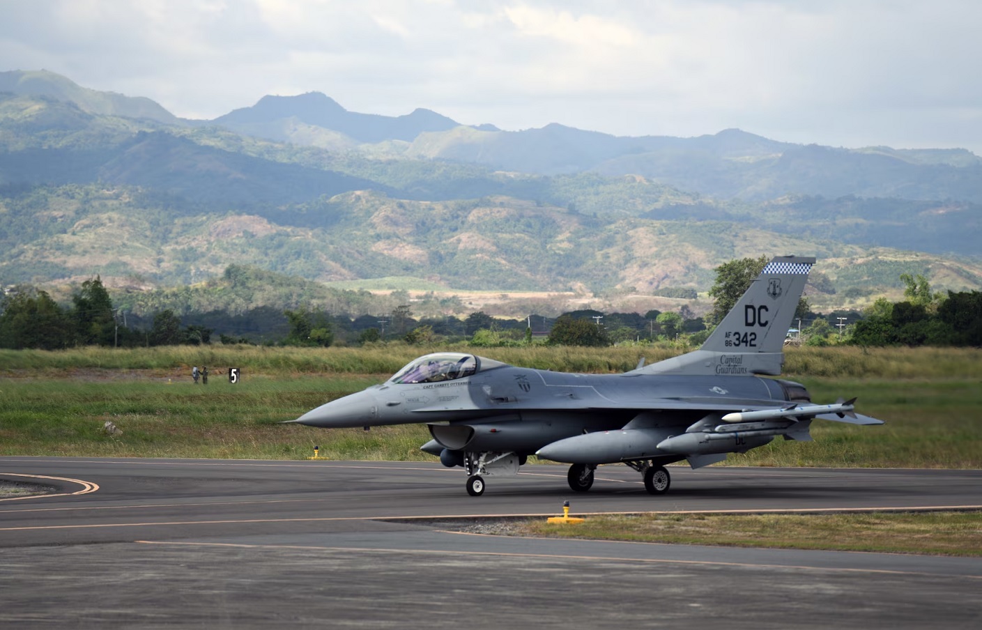2019年1月，驻韩美军F-16C飞抵菲律宾巴沙空军基地，准备与菲空军进行联合训练。