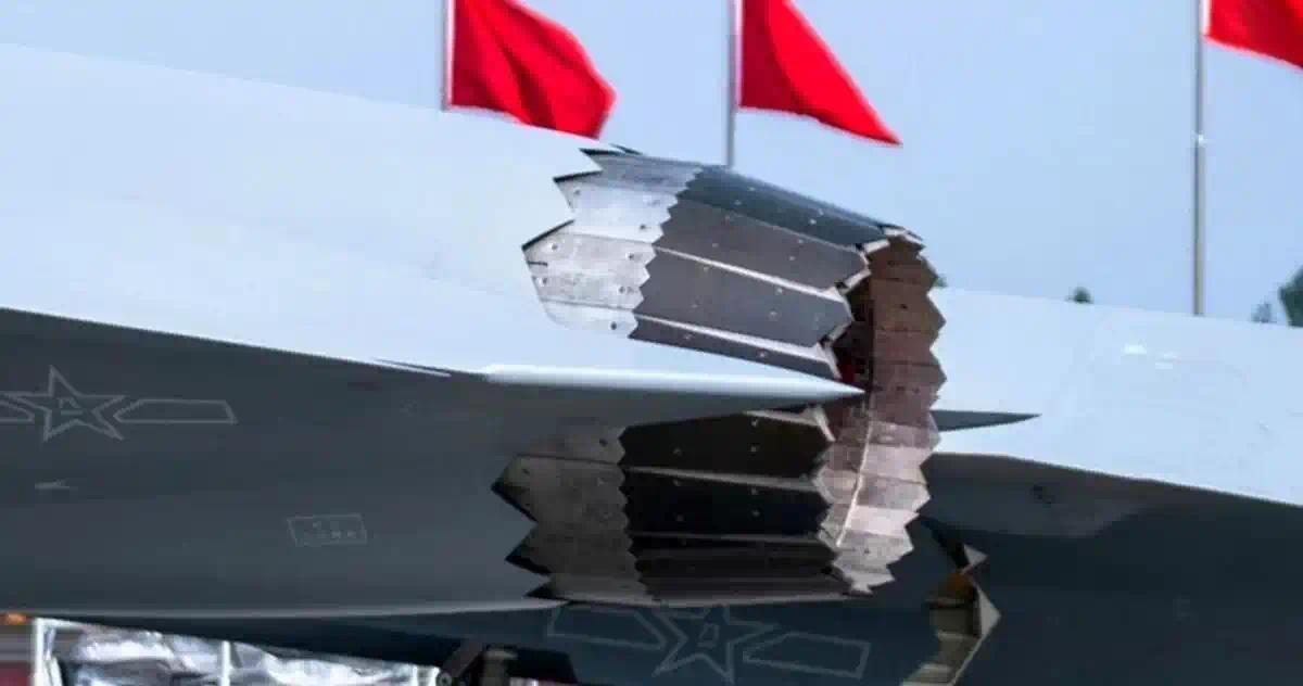 无人制空战斗机采用涡扇-10系列发动机 视频截图