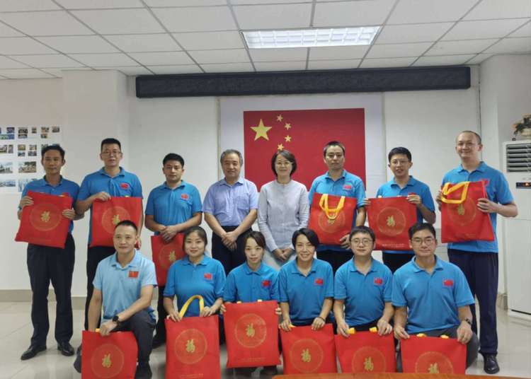 直通使领馆 | 中东直航开通啦!中国驻东帝汶大使王文丽:“标志双方关系高水平快速发展”