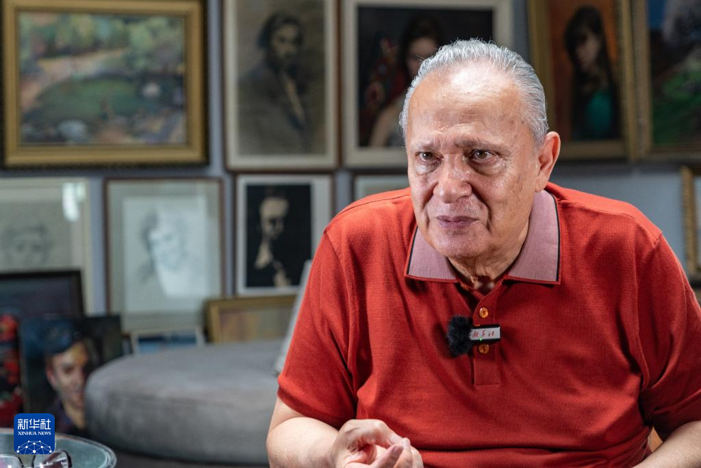 7月16日，亚美尼亚－中国友好协会主席卡连&middot;阿瓦基扬在亚美尼亚首都埃里温接受新华社记者专访。新华社记者 孟菁 摄