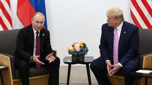 (普京与特朗无为话相谈甚欢)