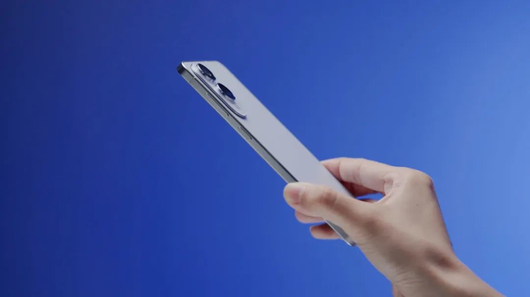 赶在 iPhone 17 Air 之前,我们用上了今年最薄的手机 |三星 Galaxy S25 Edge 上手体验