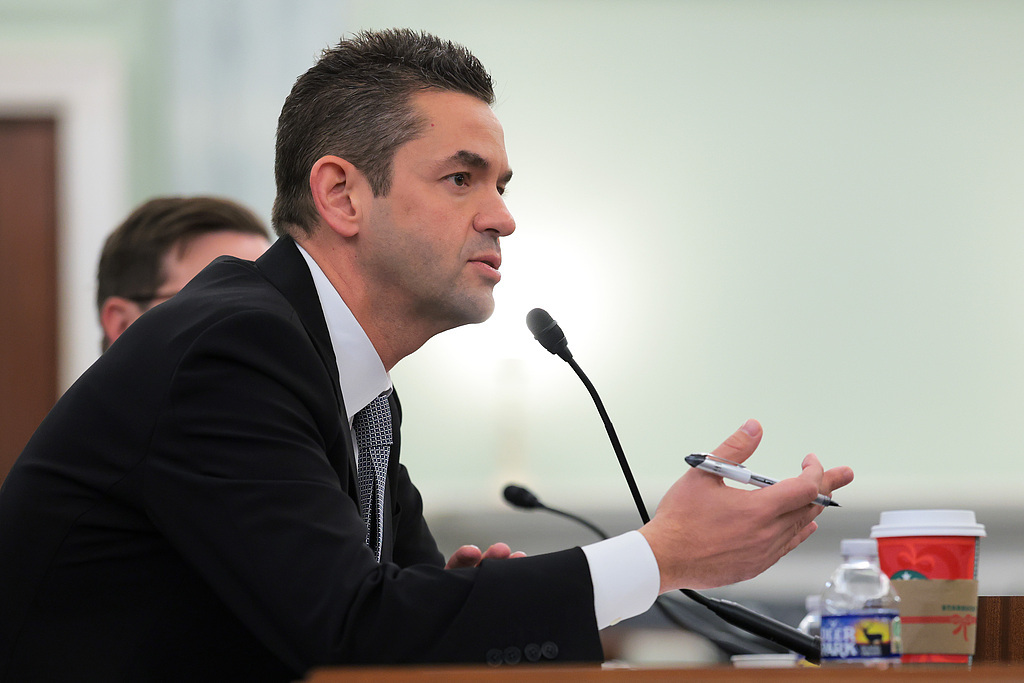 12月3日,贾里德·艾萨克曼在国会山参议院出席提名确认听证会。(视觉中国)