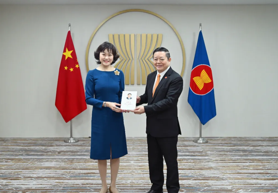 女外交官侯艳琪即将离任中国驻东盟大使