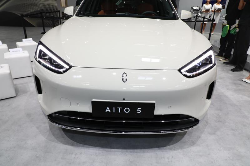 问界_问界M9中东版设计语言_问界M5中东版首发亮相