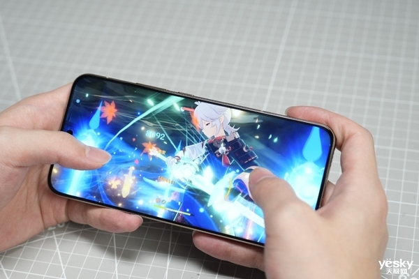 荣耀GT Pro搭载144Hz绿洲护眼电竞屏,高刷与护眼兼得