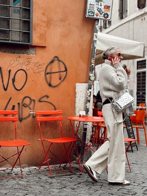 1.89亿缺口!谁被挡在数字世界之外?