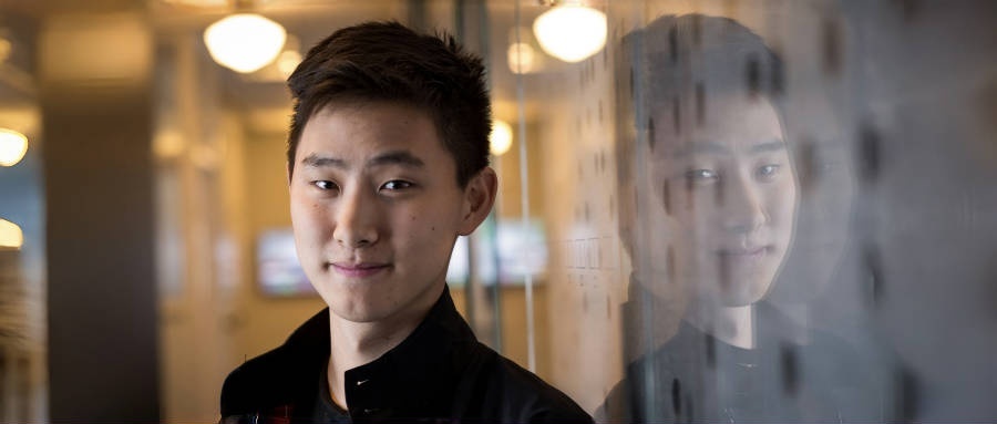 28岁华裔天才亿万富翁秘闻:冰箱失窃导致辍学创业,凭“AI民工”财富暴涨,被硅谷大佬天价抢人