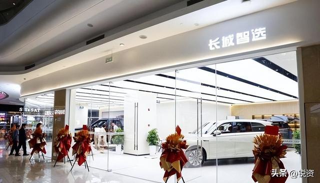 撤离核心商圈!新能源车企集体“大逃亡”,玩法彻底变了