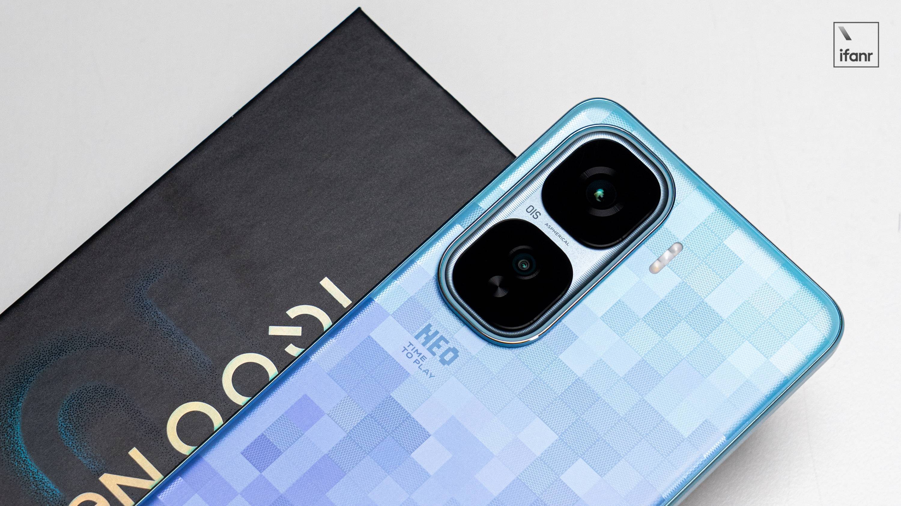 iQOO Neo10 Pro+:性能旗舰的超大杯,性能顶级续航全能 | 新品画报