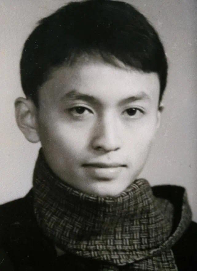 当年宁强在自荐信中夹带的个人照