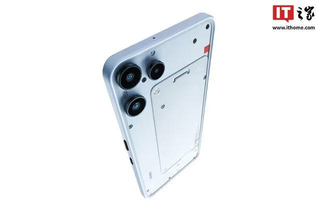 Nothing Phone (3a) Lite预装广告引争议,官方承诺月底改进