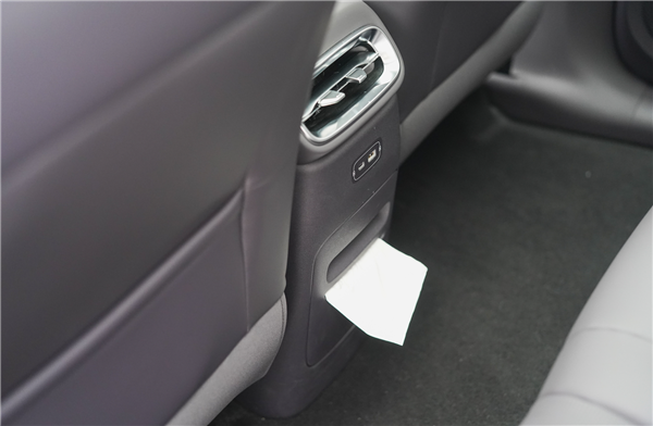 15万级首搭激光雷达城区智驾!零跑B10内饰首秀:能提前锁定爆款吗