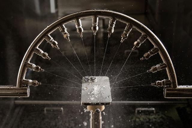 每款iPhone上市前至少需测试10000台,苹果揭秘耐用性测试