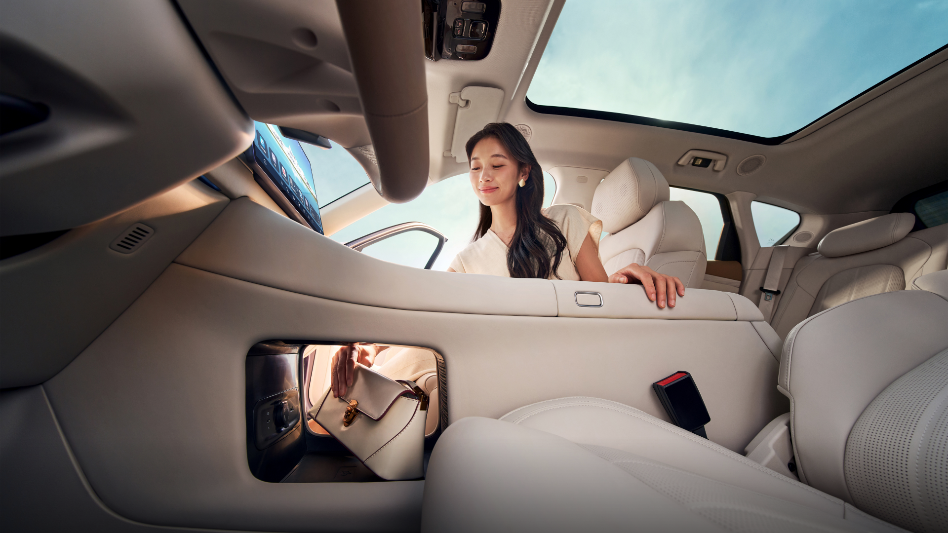 21.99 万开卷!鸿蒙座舱+乾崑智驾上车,岚图 FREE+ 直击理想 L6 腹地