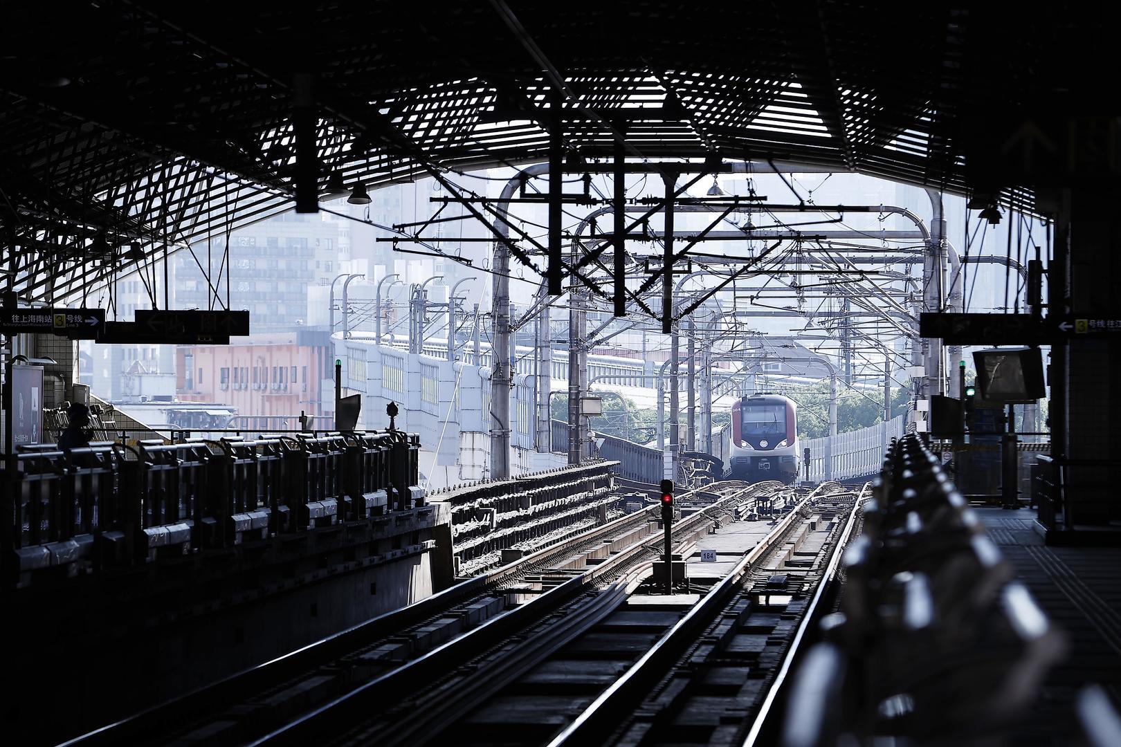 ▲(资料图)上海轨道交通3号线 图据IC photo/中新社记者 殷立勤 摄