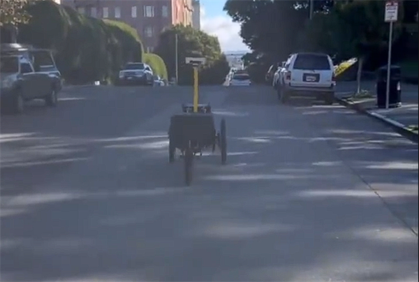 外卖小哥的竞争对手来了！全球首款自动送货自行车现身硅谷