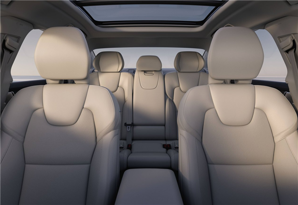 换上XC90同款格栅 新款沃尔沃S90官图发布:预计售价40万