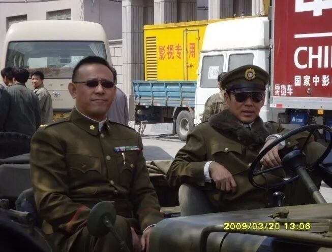 《建国大业》片场的姜文和陈道明