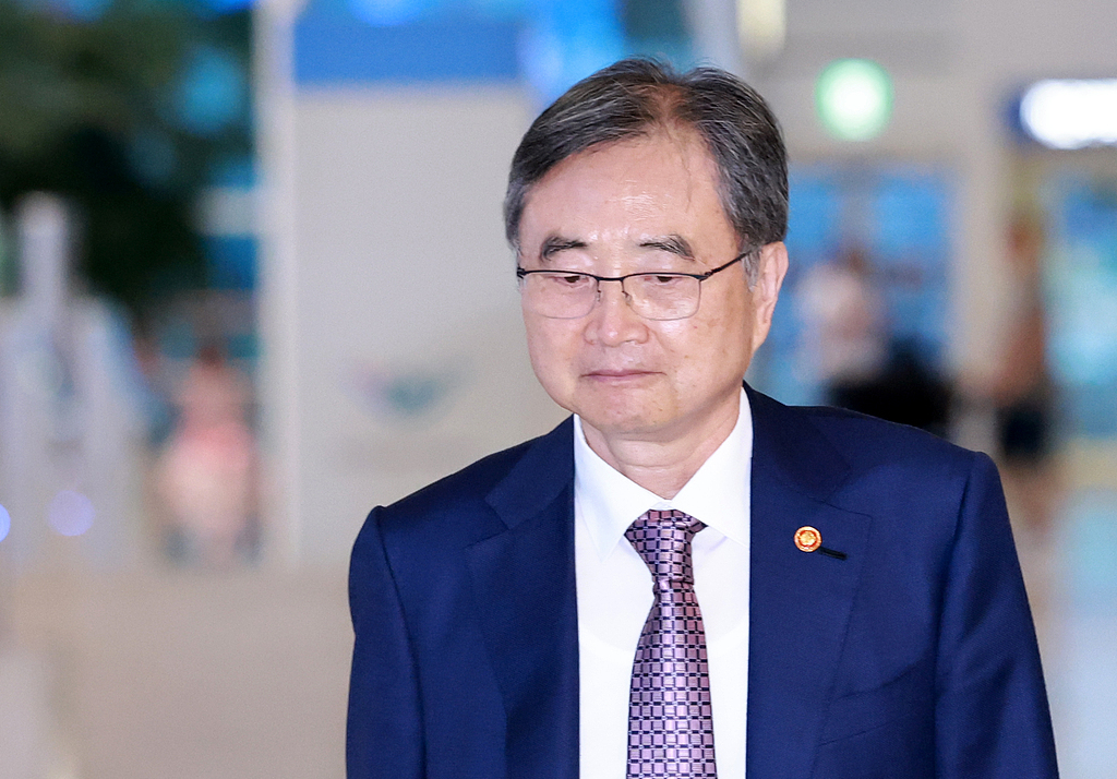 9月8日，韩国外交部长官赵显启程飞往华盛顿。（视觉中国）
