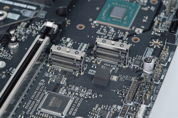 支持显卡快拆!微星B860M MORTAR WIFI主板图赏