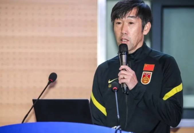 国足刚双杀巴林！高洪波就意外官宣接手中国队，将带队踢东亚杯_国足刚双杀巴林！高洪波就意外官宣接手中国队，将带队踢东亚杯_