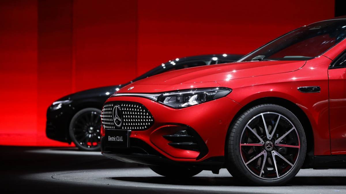 奔驰发布 MPV 概念车 VISION V,内饰科幻,前脸长了8 块腹肌