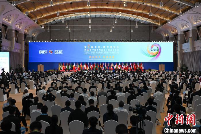 6月19日,第9届中国-南亚博览会暨第29届中国昆明进出口商品交易会在云南省昆明市开幕。李嘉娴 摄