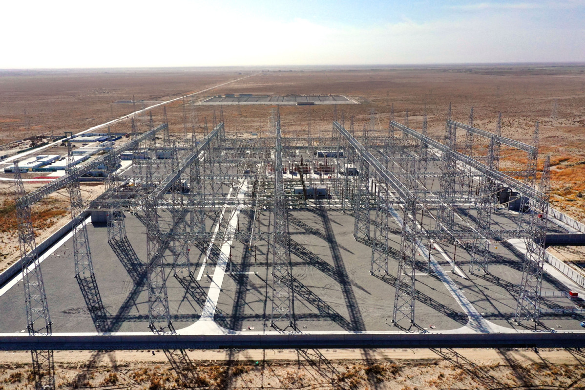 2025年10月19日,且末750千伏变电站航拍图。(马元 摄)