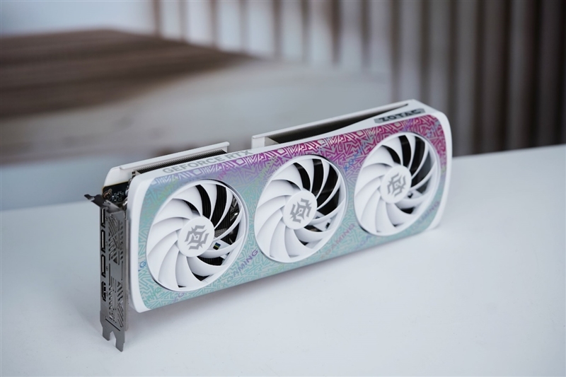 索泰RTX 5060 XGAMING OC显卡评测:不只有潮流设计 性能做工也是同级最强