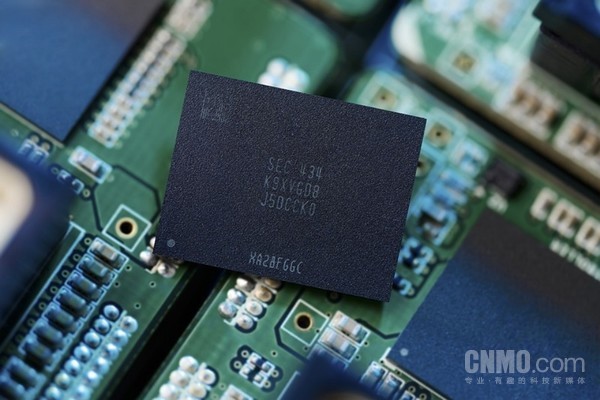 三星QLC第9代V-NAND