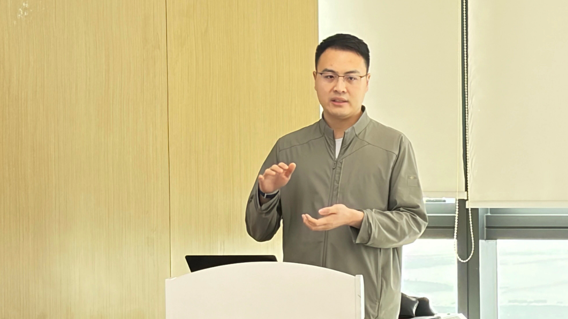 刘强东,投了一个华为天才少年