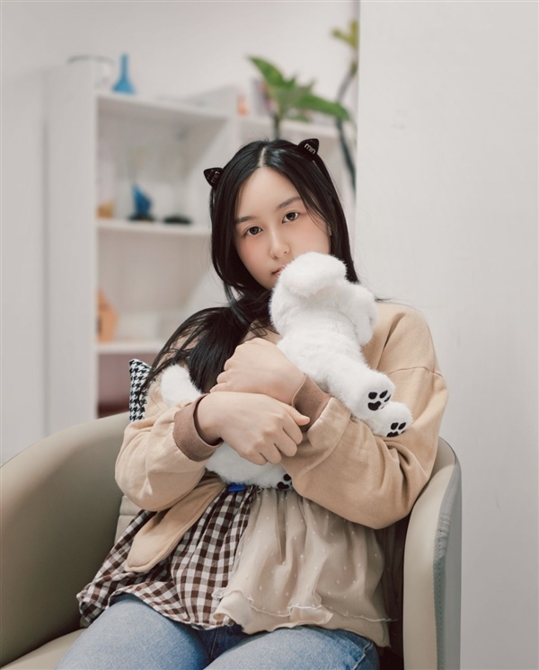 会撒娇能成长!科沃斯毛团陪伴机器人图赏