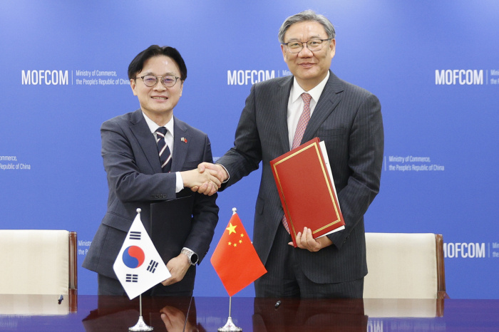 2025年12月12日 商务部部长王文涛在京会见韩国产业通商部长官金正官