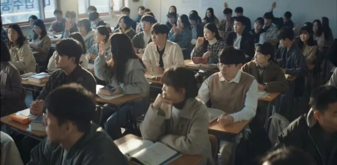 电视剧《安娜》截图。