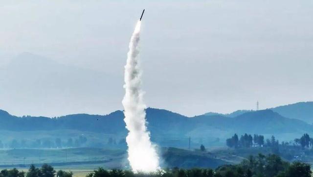 5万朝鲜兵杀进俄乌战场！泽连斯基喊话韩国求援，这回踢到铁板了