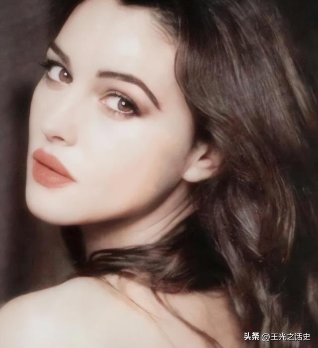 莫妮卡&middot;贝鲁奇，意大利国宝级女星