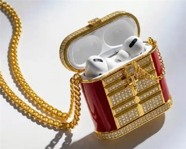 周大福78.88万足金耳机盒1天售罄 官方回应：全国仅一件 可接受全新定制