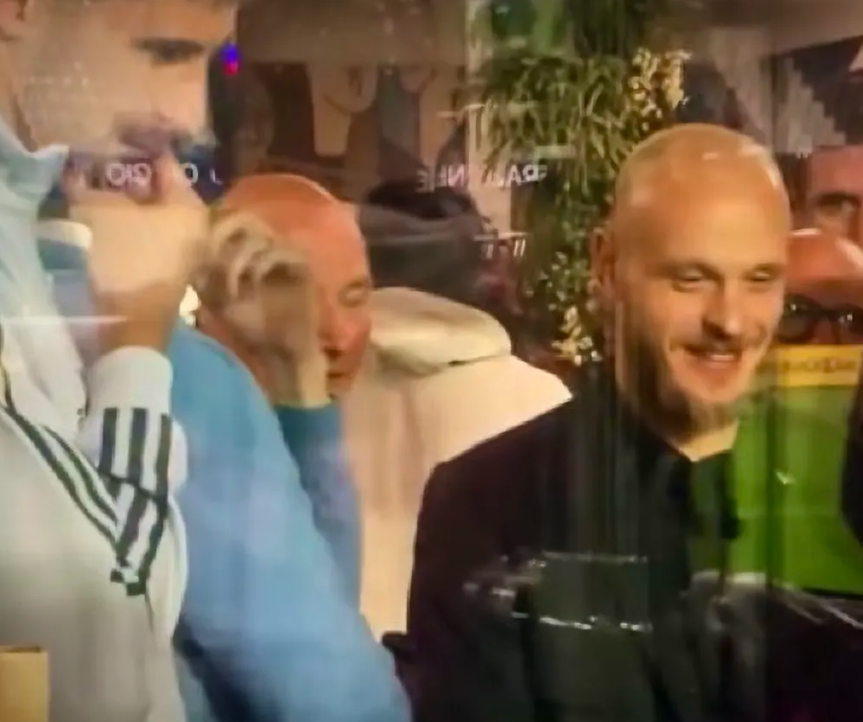 意大利球员在更衣室庆祝波黑晋级 图/视频截图