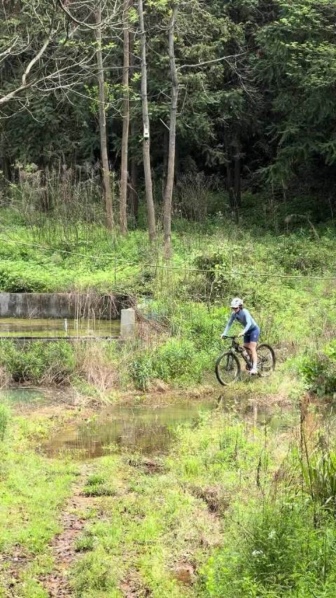 没路硬走股票优配平台股票优配平台，姑娘注意安全啊！
