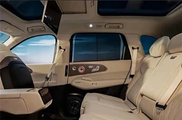 极氪8X，宝马看了也得恍惚