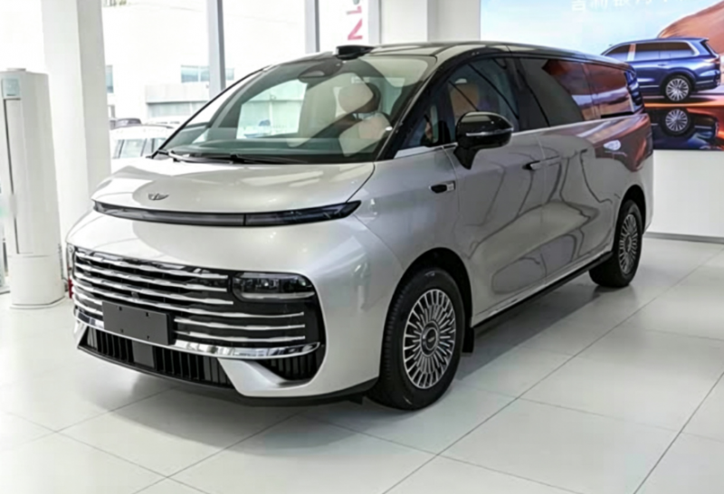 颠覆 MPV 偏见！开银河 V900 才知道大车也能好开