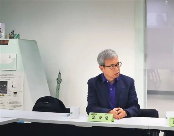 1台赚2700万！英伟达资深经理走私B300芯片：在中国台湾被羁押